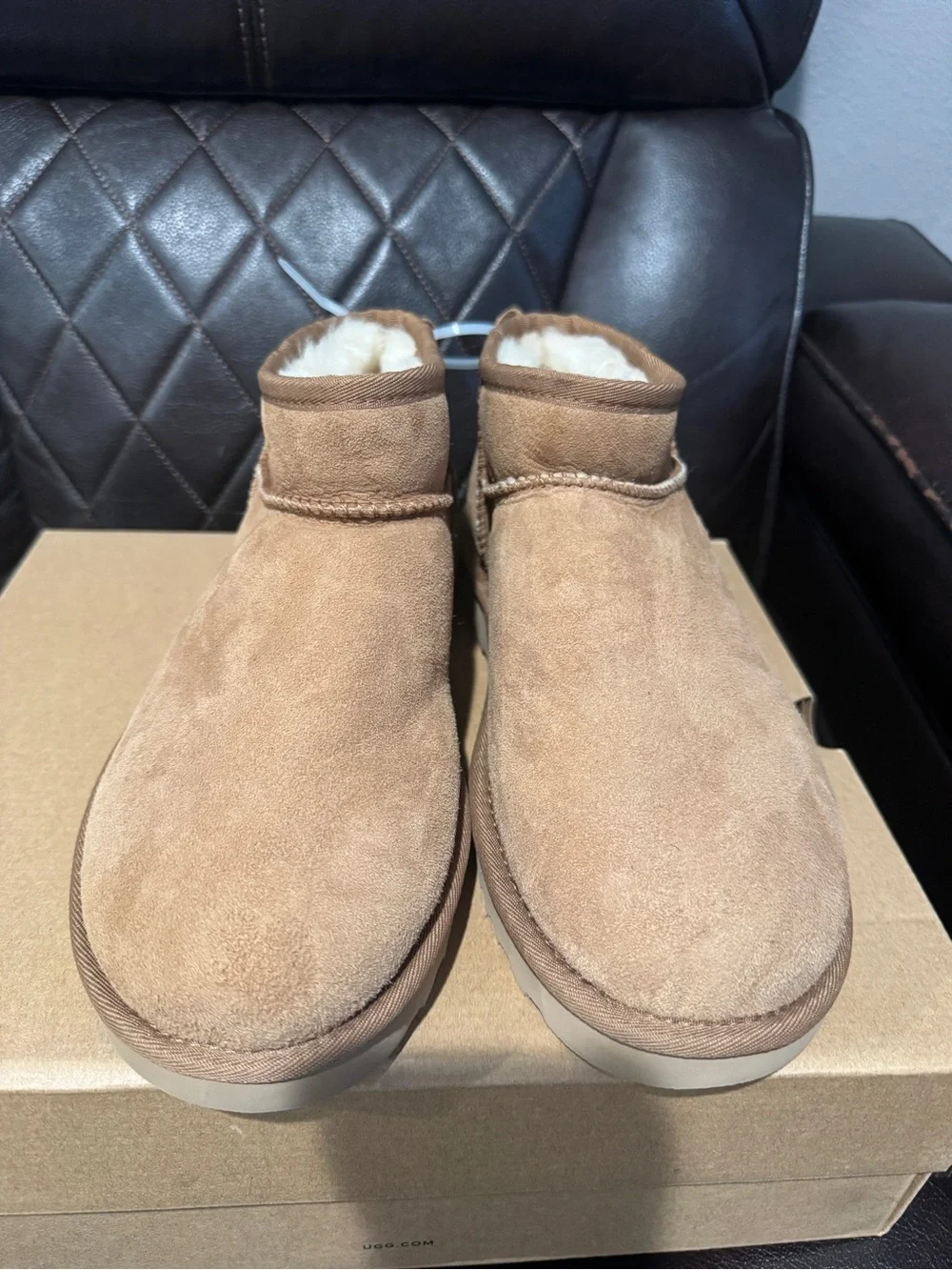 UGG Classic Ultra Mini Boots – Chestnut – Size 10 🤎